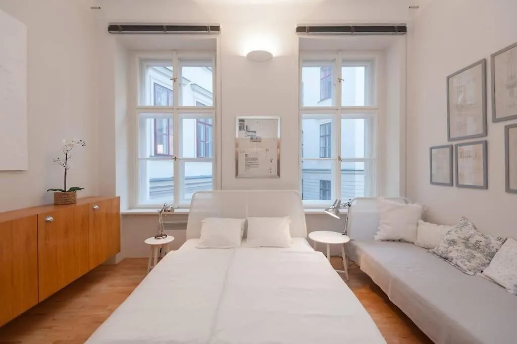 Charming Apartment Vodickova Prague